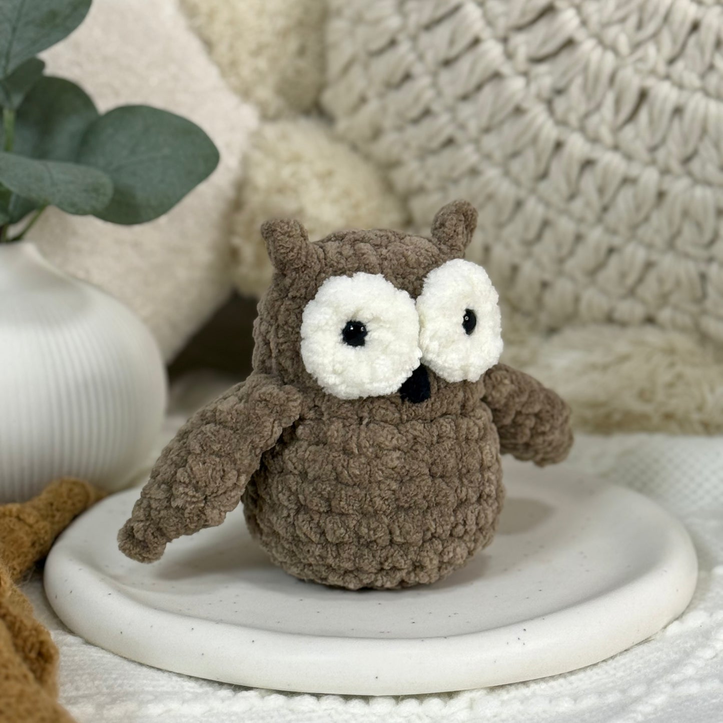 Uhu the Owl - Two Elephants